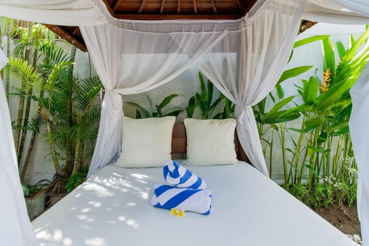 Heart Of Seminyak, 2Br, Sleeps 4, Walk To Bintang Villa Dış mekan fotoğraf