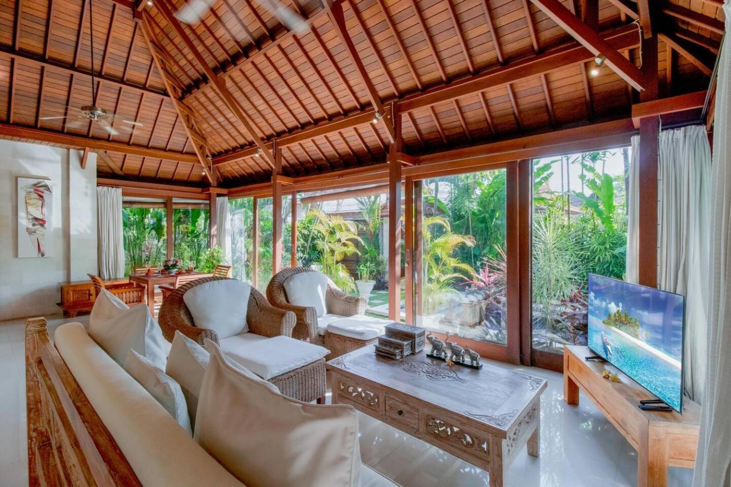 Heart Of Seminyak, 2Br, Sleeps 4, Walk To Bintang Villa Dış mekan fotoğraf