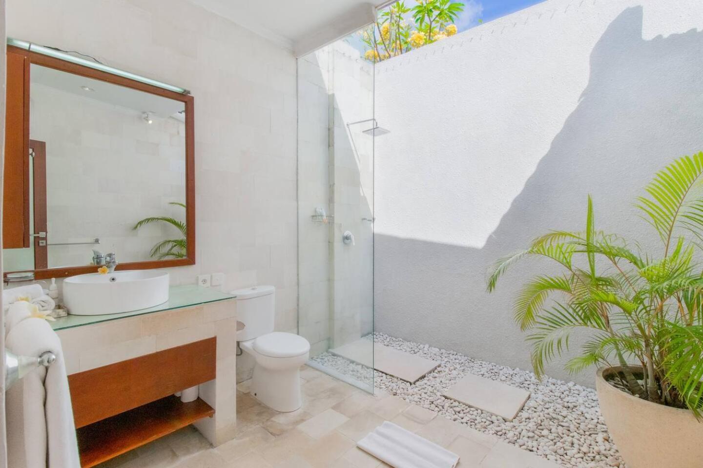 Heart Of Seminyak, 2Br, Sleeps 4, Walk To Bintang Villa Dış mekan fotoğraf